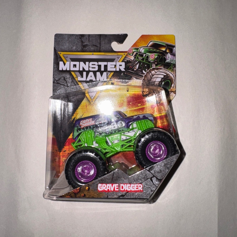 Monster Jam‎ Grave Digger 30th Anniversary 1:64 Die-Cast Monster Truck Series 01